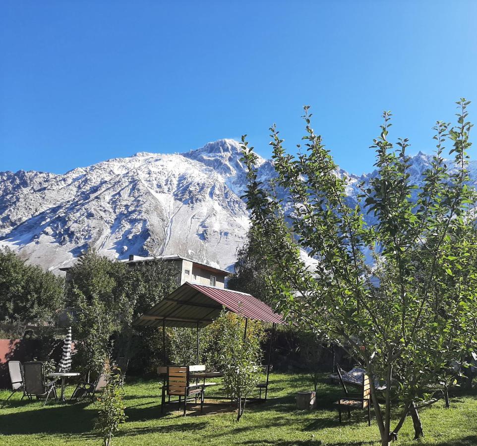 Kazbegi Green Yard Hotel Exterior foto